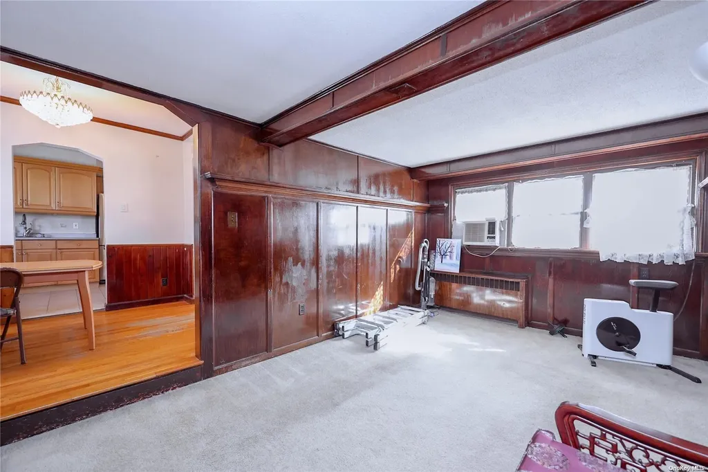 113 Strattford Road New Hyde Park NY 11040