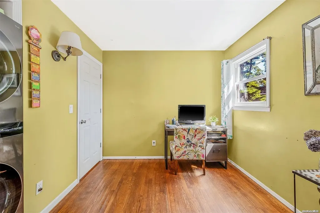 626 Mount Avenue West Babylon NY 11704