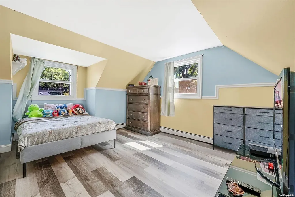 626 Mount Avenue West Babylon NY 11704