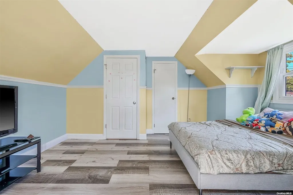 626 Mount Avenue West Babylon NY 11704