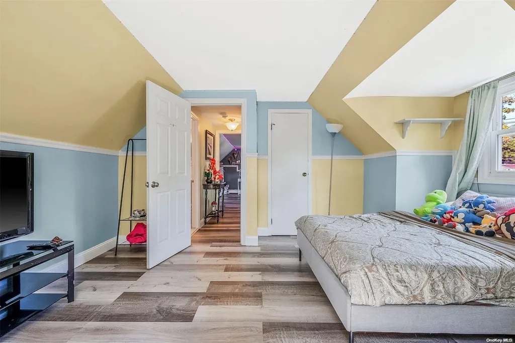 626 Mount Avenue West Babylon NY 11704