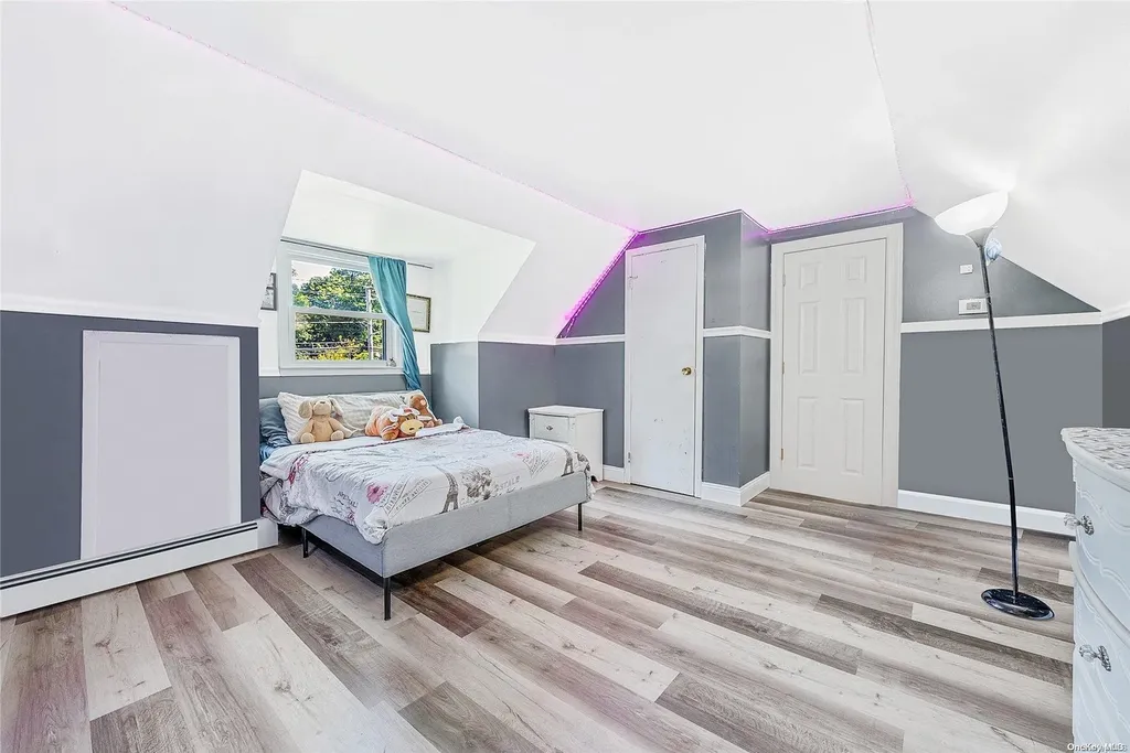 626 Mount Avenue West Babylon NY 11704