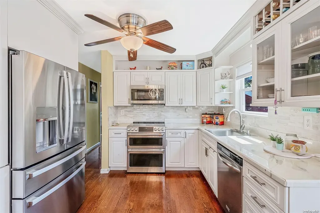 626 Mount Avenue West Babylon NY 11704