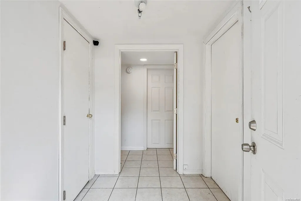 626 Mount Avenue West Babylon NY 11704