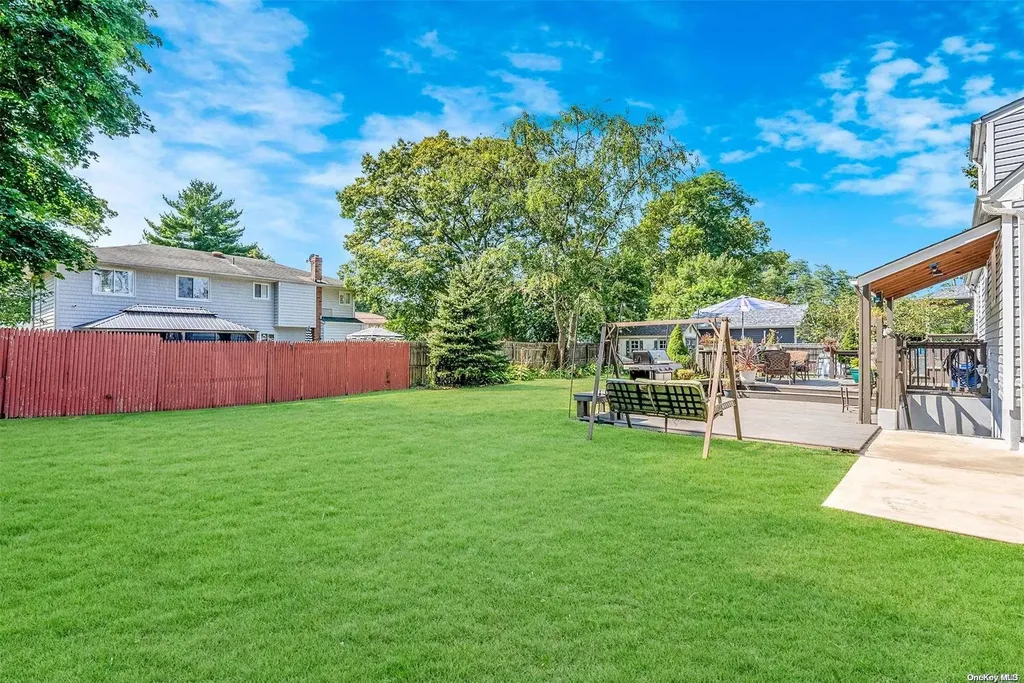 626 Mount Avenue West Babylon NY 11704