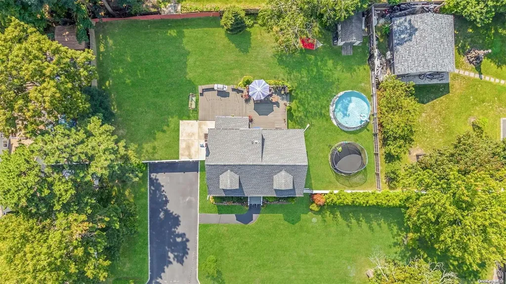 626 Mount Avenue West Babylon NY 11704