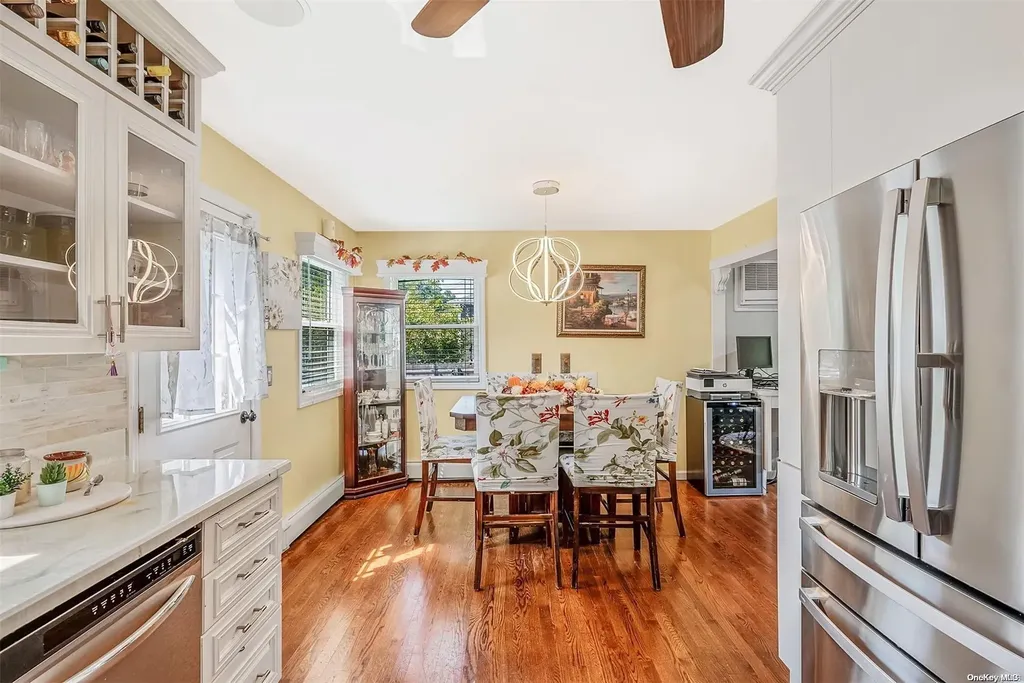 626 Mount Avenue West Babylon NY 11704