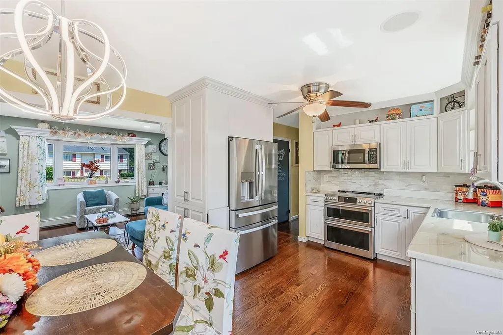 626 Mount Avenue West Babylon NY 11704