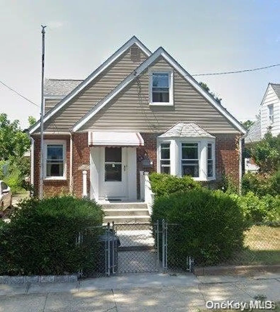 218 Doherty Avenue Elmont NY 11003