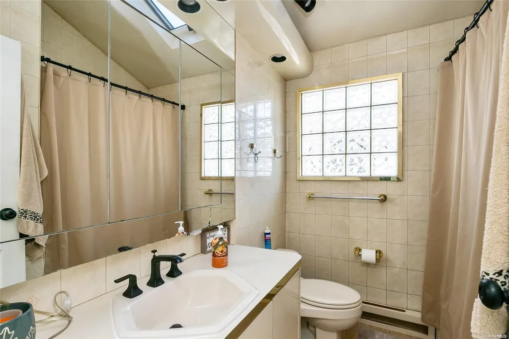 405 Lido Parkway Lindenhurst NY 11757