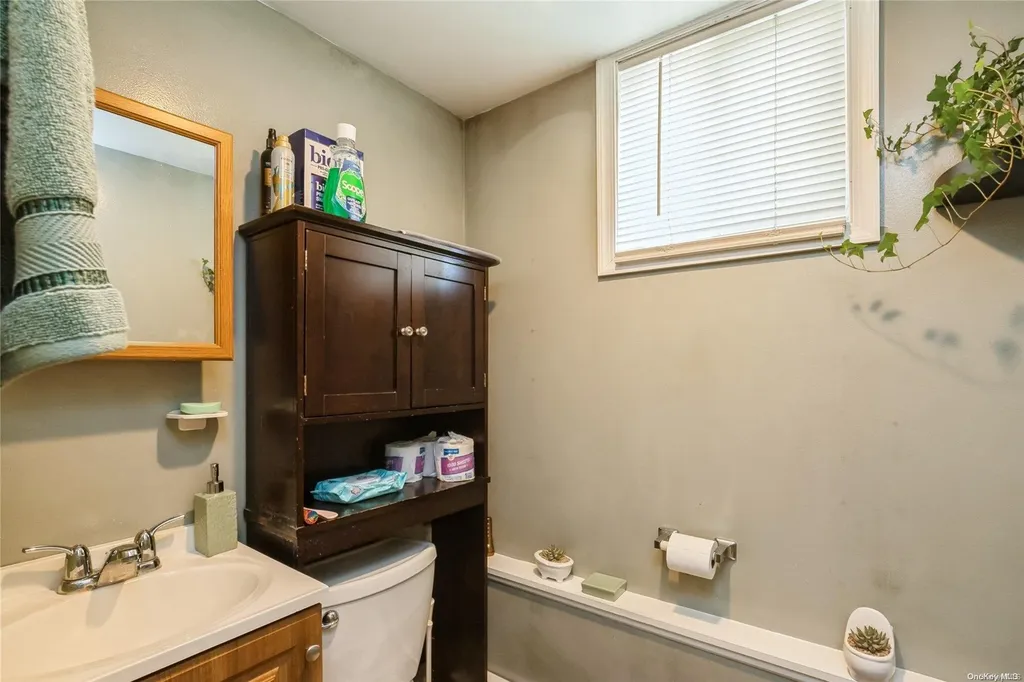 405 Lido Parkway Lindenhurst NY 11757