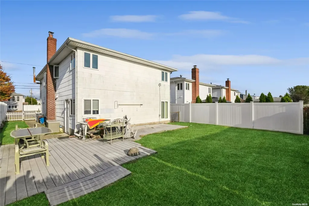 405 Lido Parkway Lindenhurst NY 11757