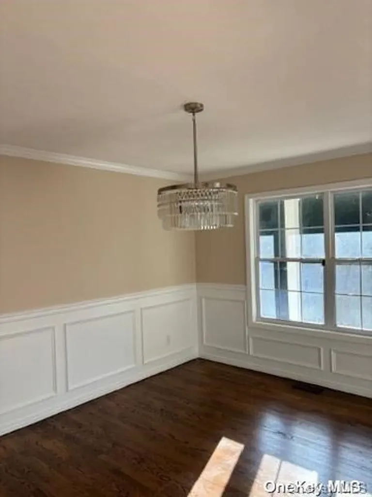 15 Oceanview Boulevard Manorville NY 11949
