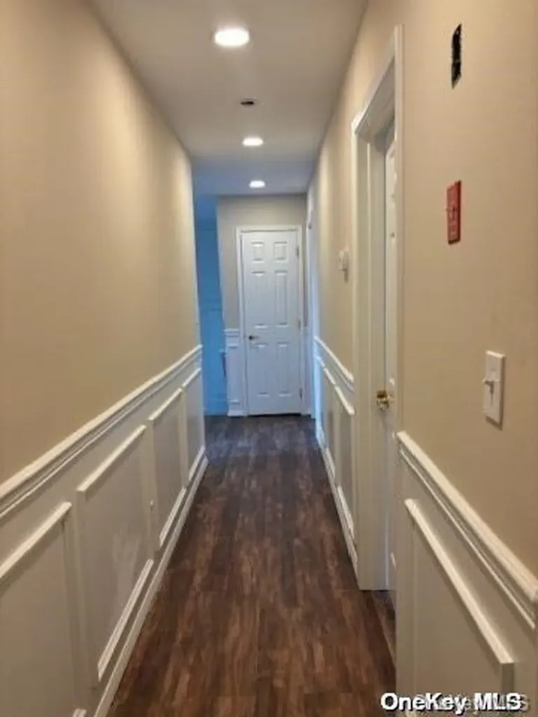 15 Oceanview Boulevard Manorville NY 11949