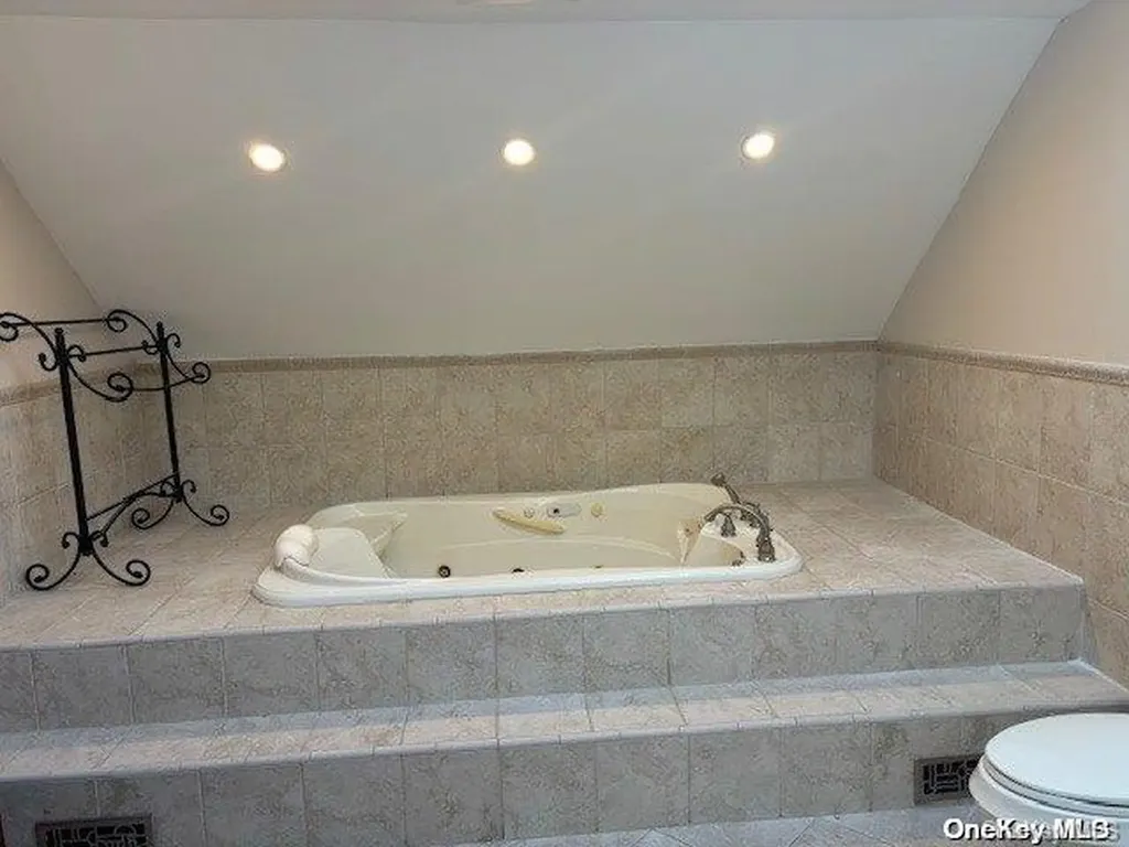 15 Oceanview Boulevard Manorville NY 11949