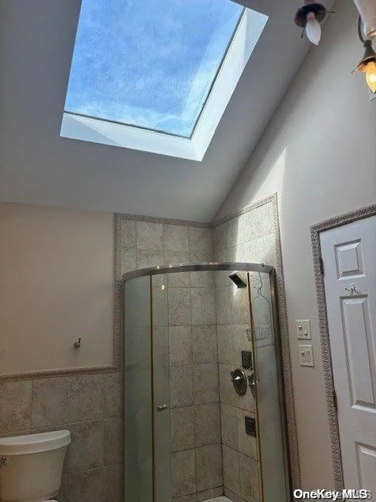 15 Oceanview Boulevard Manorville NY 11949