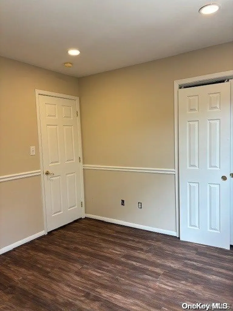 15 Oceanview Boulevard Manorville NY 11949