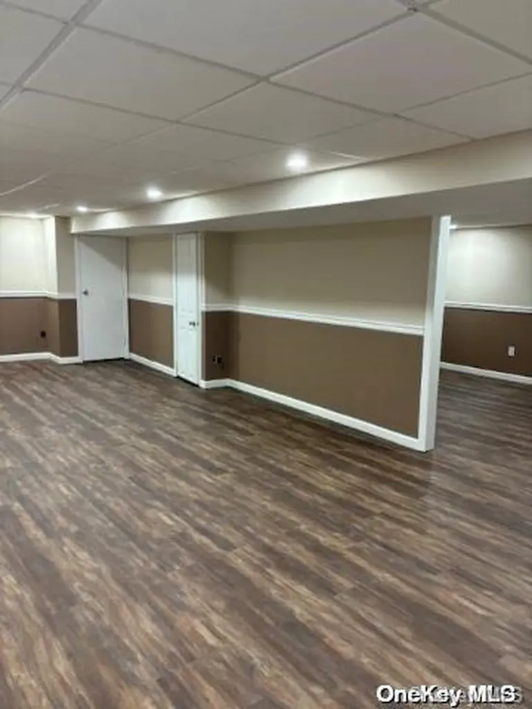 15 Oceanview Boulevard Manorville NY 11949
