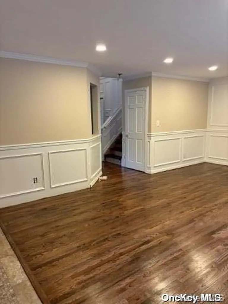 15 Oceanview Boulevard Manorville NY 11949