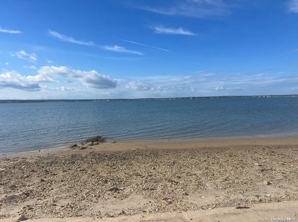 53 Dune Road Hampton Bays NY 11946