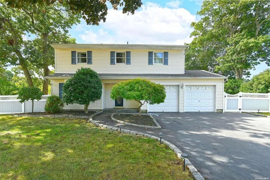 20 Mueller Drive Selden NY 11784