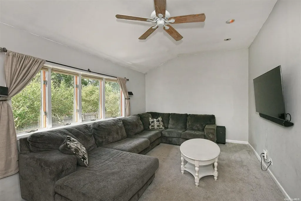 20 Mueller Drive Selden NY 11784
