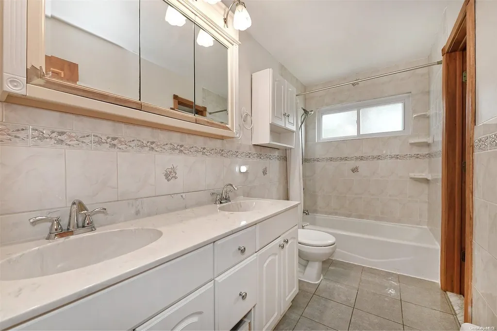 20 Mueller Drive Selden NY 11784