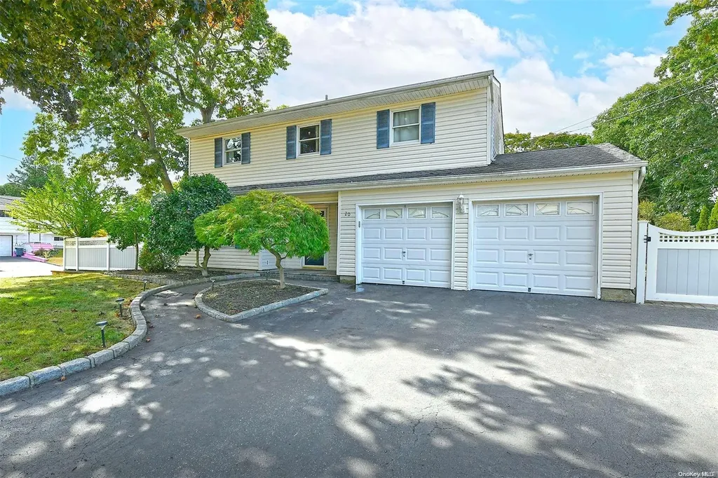 20 Mueller Drive Selden NY 11784