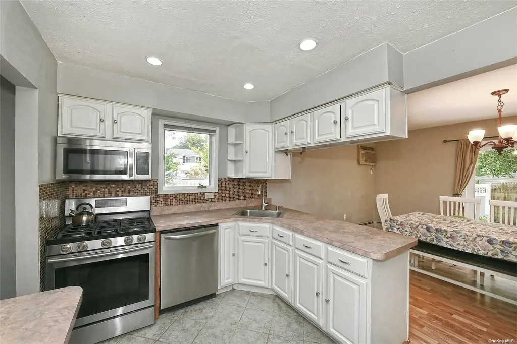 20 Mueller Drive Selden NY 11784