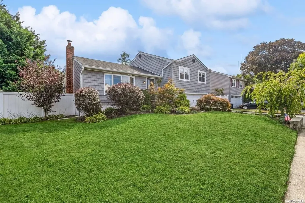 5 Audley Circle Plainview NY 11803