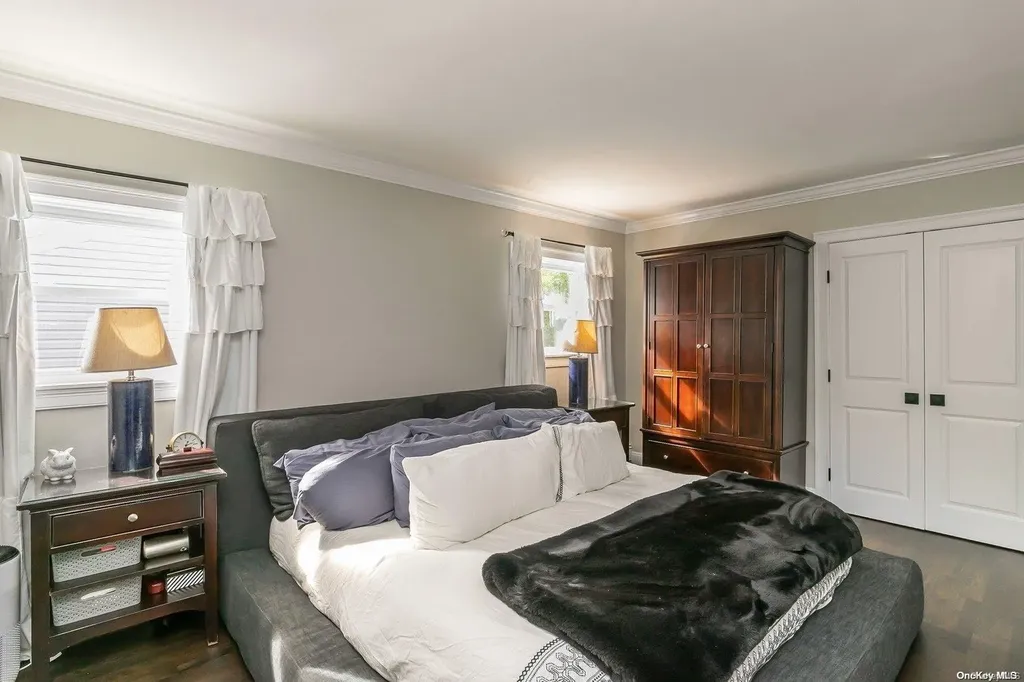 5 Audley Circle Plainview NY 11803
