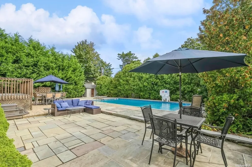 5 Audley Circle Plainview NY 11803