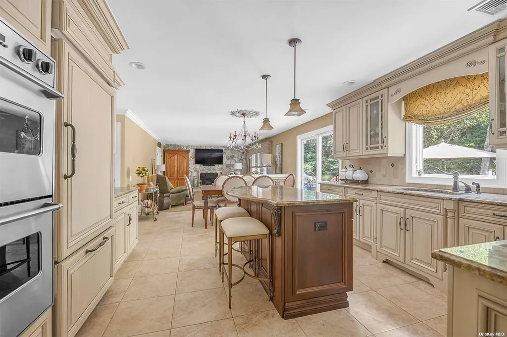 6 Northside Circle Smithtown NY 11787