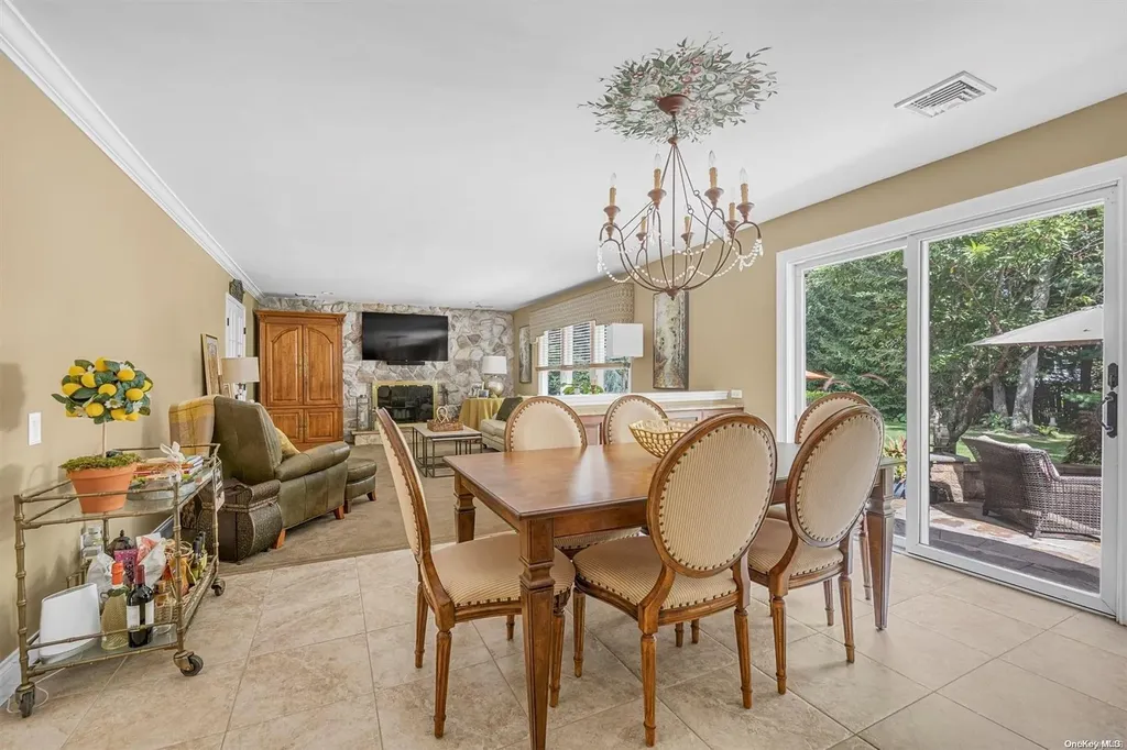 6 Northside Circle Smithtown NY 11787