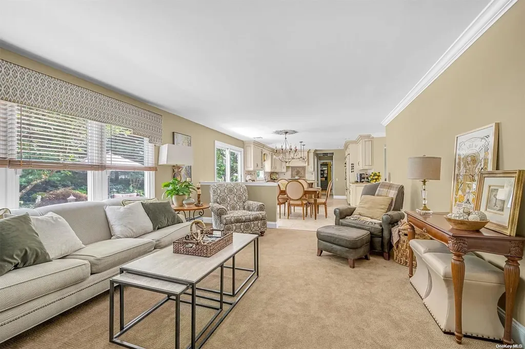 6 Northside Circle Smithtown NY 11787