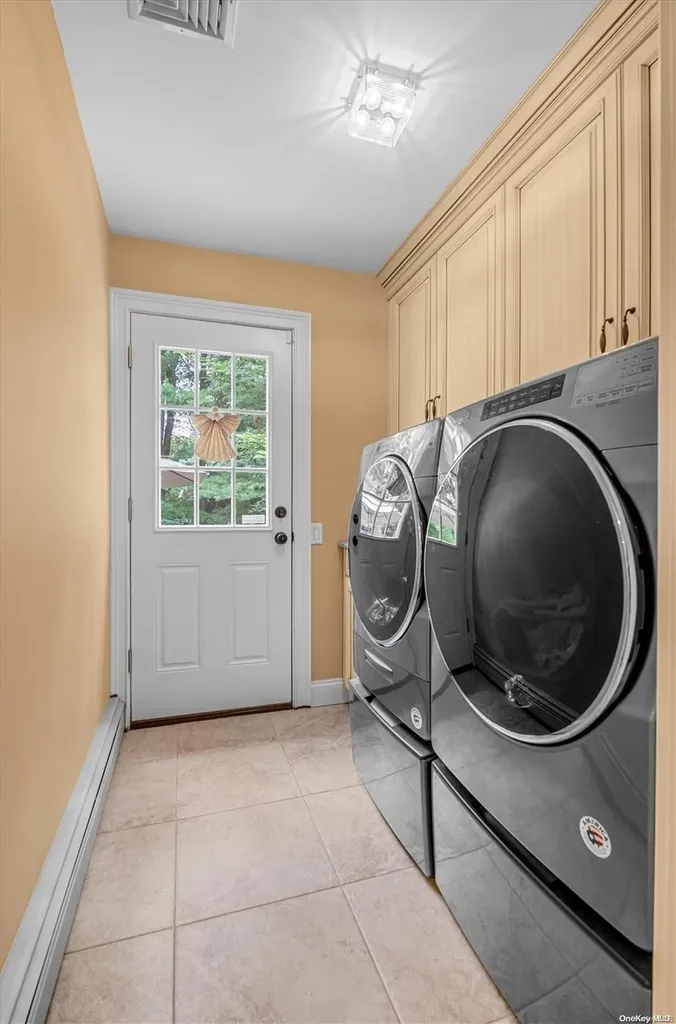 6 Northside Circle Smithtown NY 11787