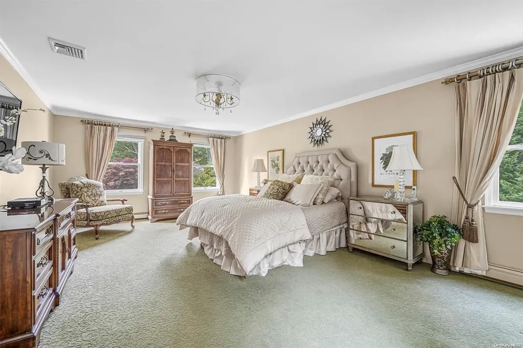 6 Northside Circle Smithtown NY 11787