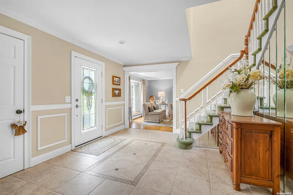 6 Northside Circle Smithtown NY 11787