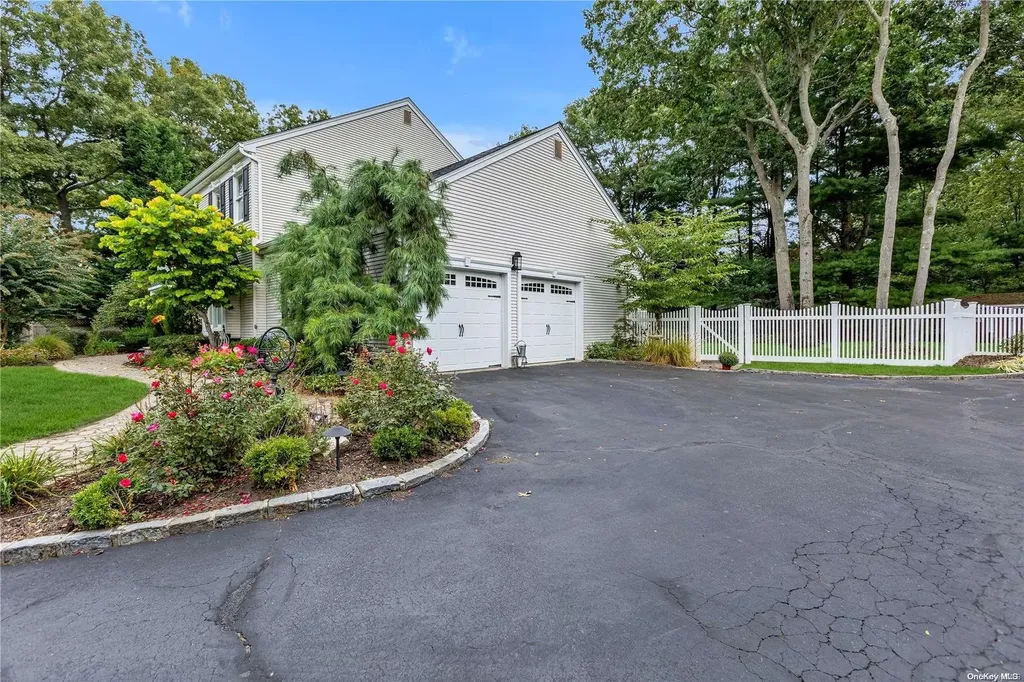 6 Northside Circle Smithtown NY 11787