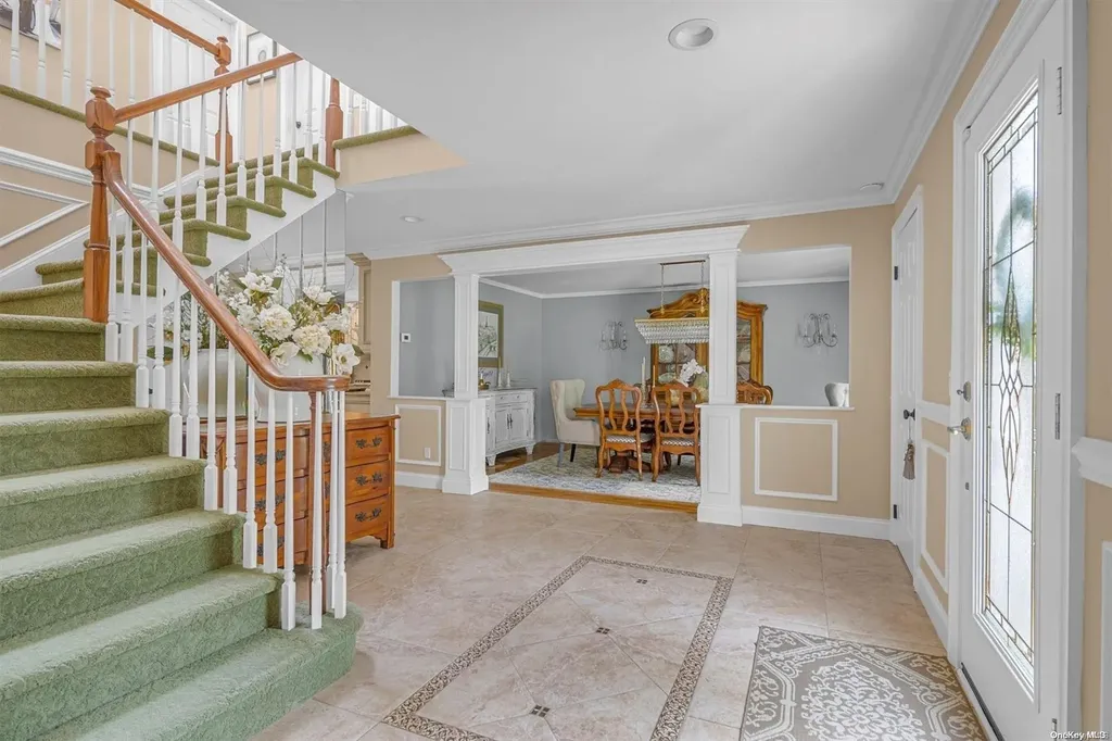 6 Northside Circle Smithtown NY 11787