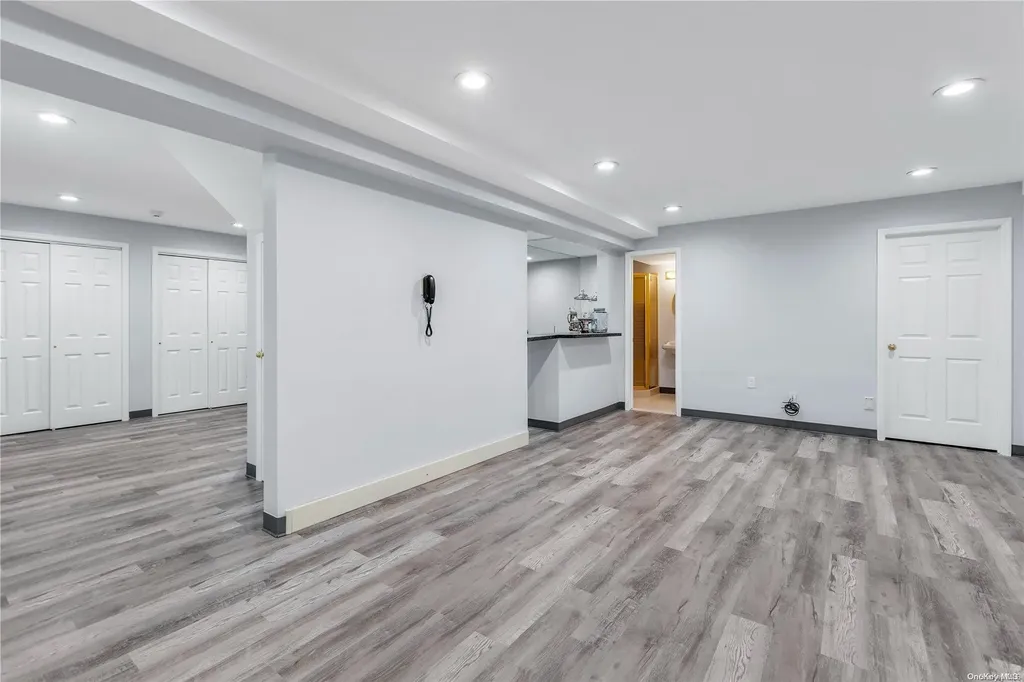 6 Northside Circle Smithtown NY 11787