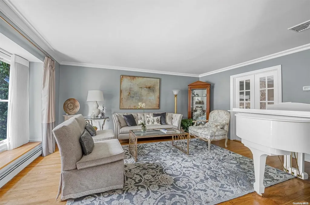 6 Northside Circle Smithtown NY 11787