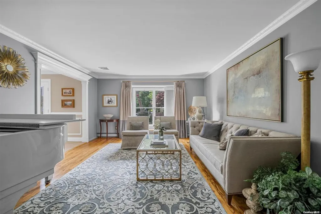 6 Northside Circle Smithtown NY 11787
