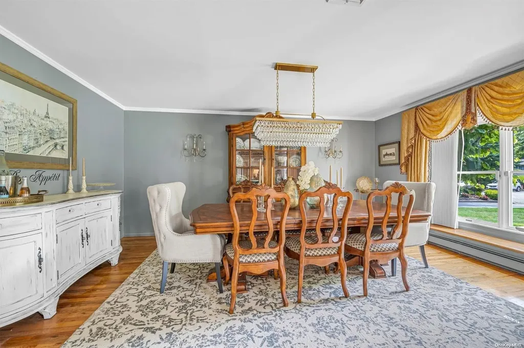 6 Northside Circle Smithtown NY 11787