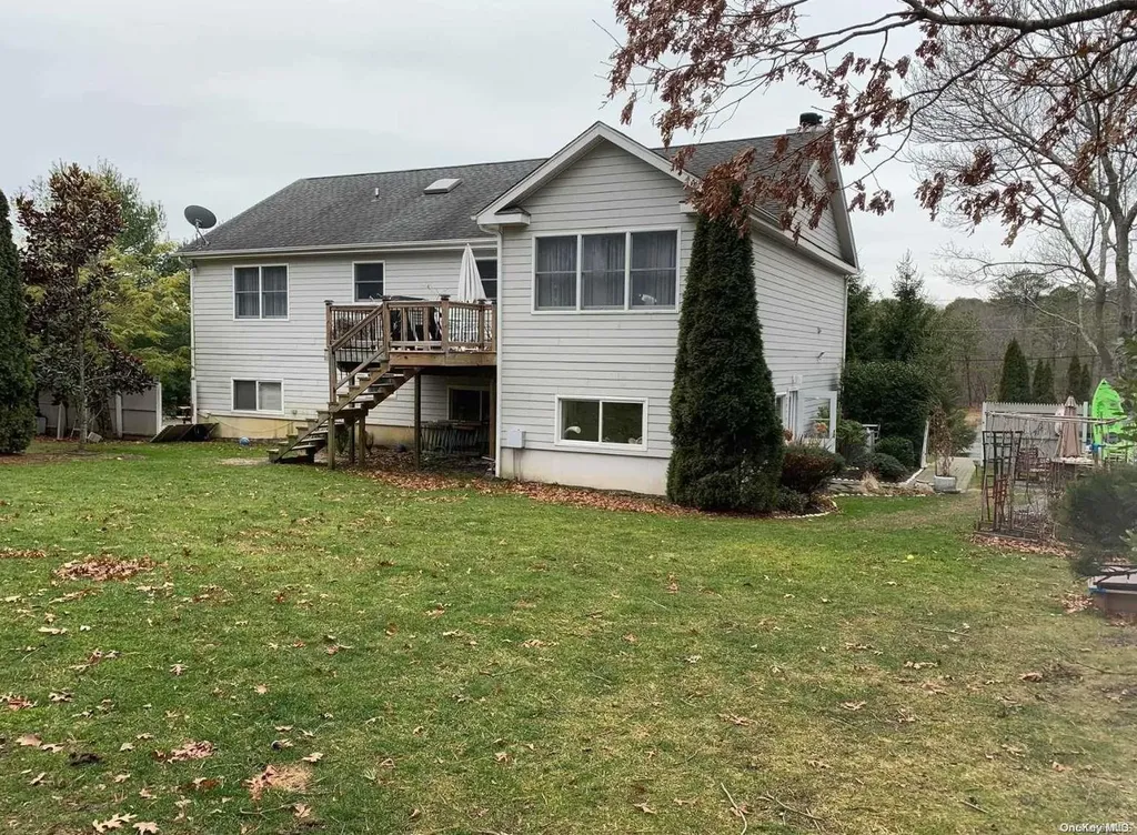 1a Jackson Avenue Hampton Bays NY 11946