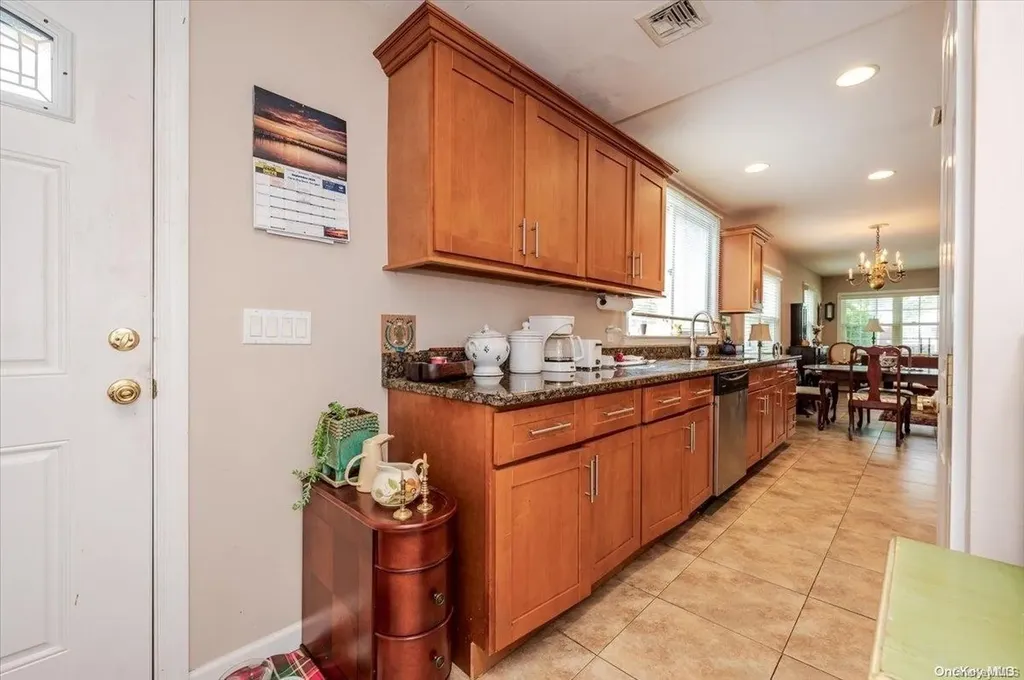562 Lincoln Boulevard Long Beach NY 11561