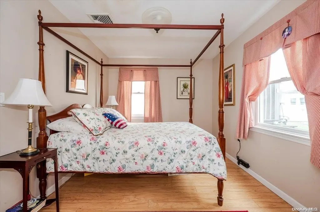562 Lincoln Boulevard Long Beach NY 11561
