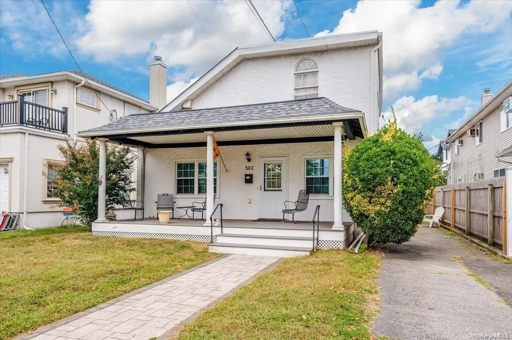 562 Lincoln Boulevard Long Beach NY 11561