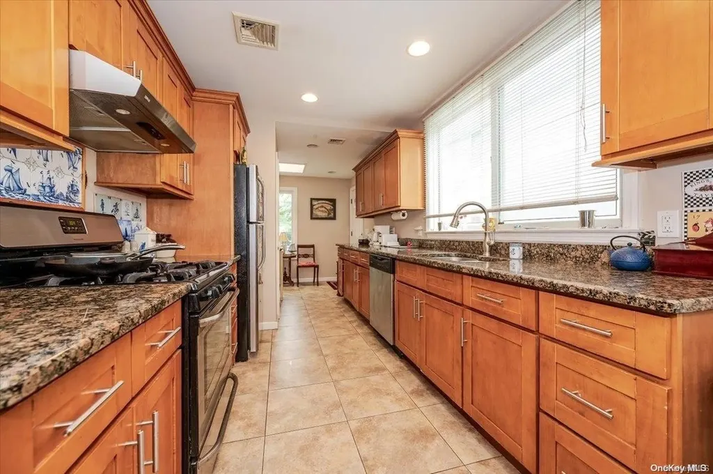 562 Lincoln Boulevard Long Beach NY 11561