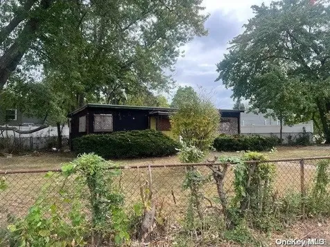 3 Emerald Lane Amityville NY 11701